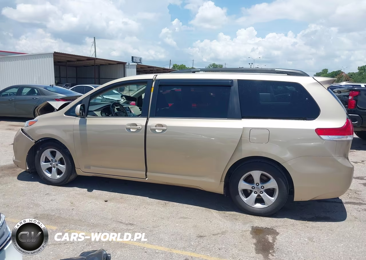 2013 Toyota Sienna Le V6 8 Passenger VIN:5TDKK3DC5DS334195 - 14