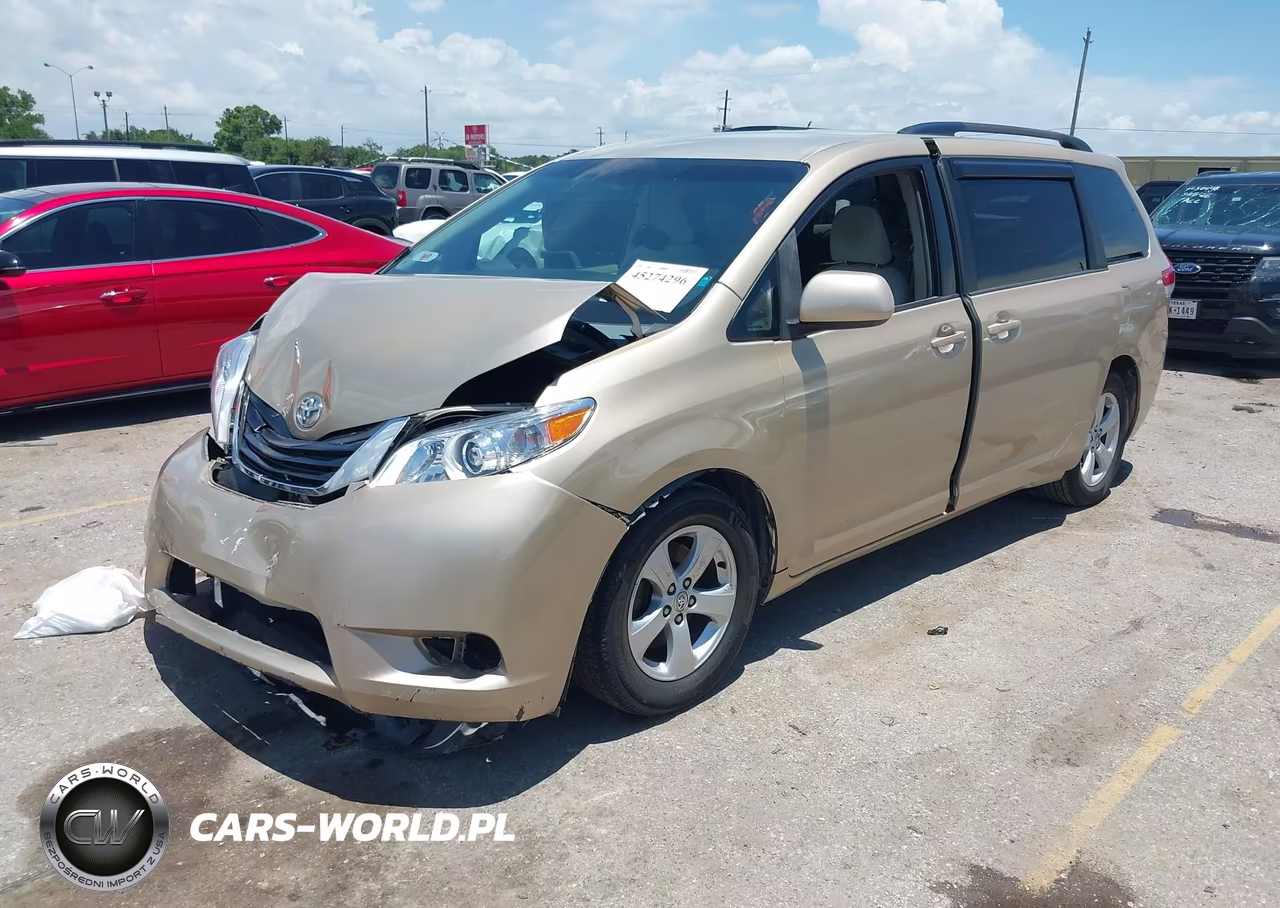 2013 Toyota Sienna Le V6 8 Passenger VIN:5TDKK3DC5DS334195 - 2