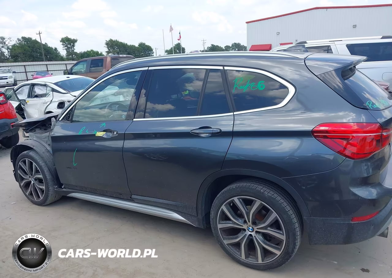 2017 BMW X1 Sdrive28I VIN:WBXHU7C31H5H37699 - 14