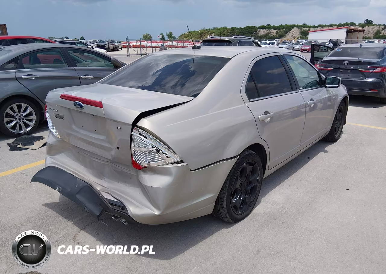 2010 Ford Fusion Se VIN:3FAHP0HA5AR272594 - 4