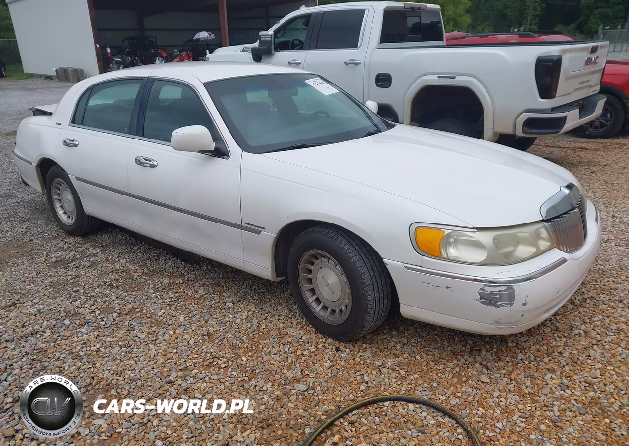 2001 Lincoln Town Car Executive