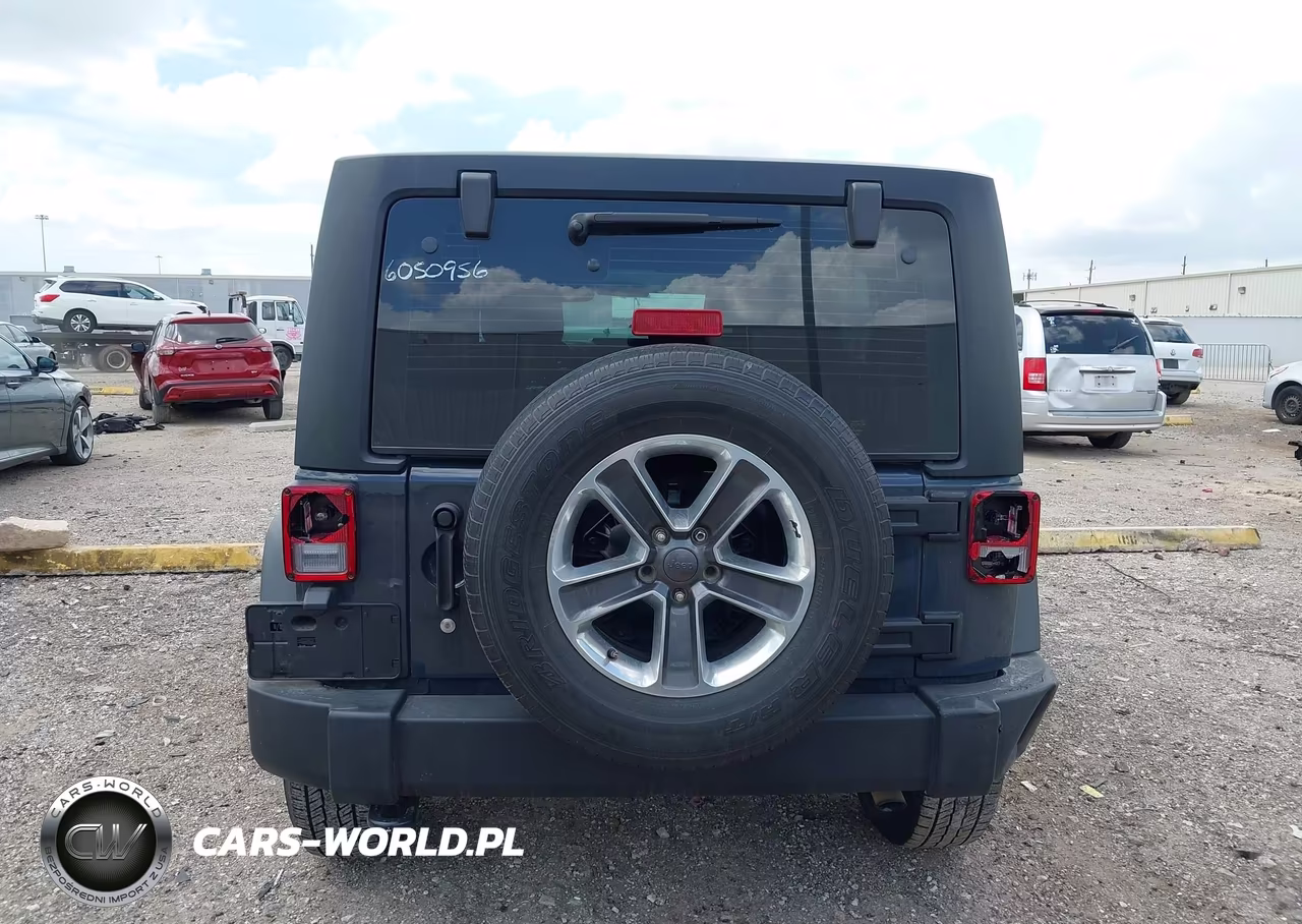2017 Jeep Wrangler Unlimited Sport 4X4 VIN:1C4BJWDG8HL584092 - 16