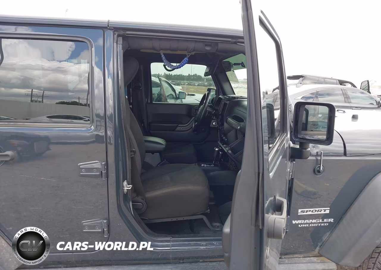 2017 Jeep Wrangler Unlimited Sport 4X4 VIN:1C4BJWDG8HL584092 - 5