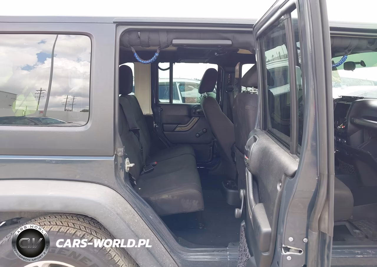 2017 Jeep Wrangler Unlimited Sport 4X4 VIN:1C4BJWDG8HL584092 - 8