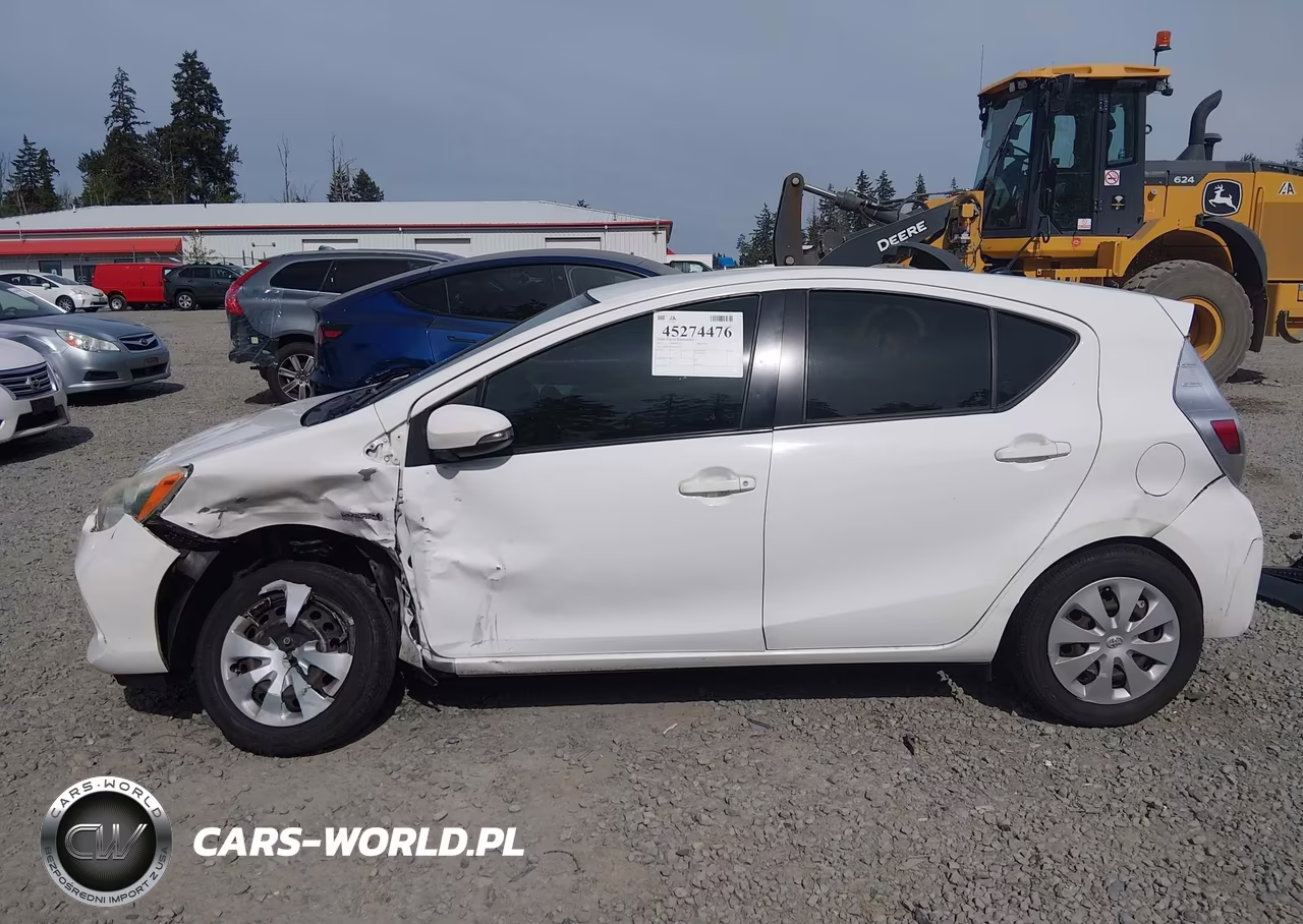 2013 Toyota Prius C Two VIN:JTDKDTB30D1035465 - 15