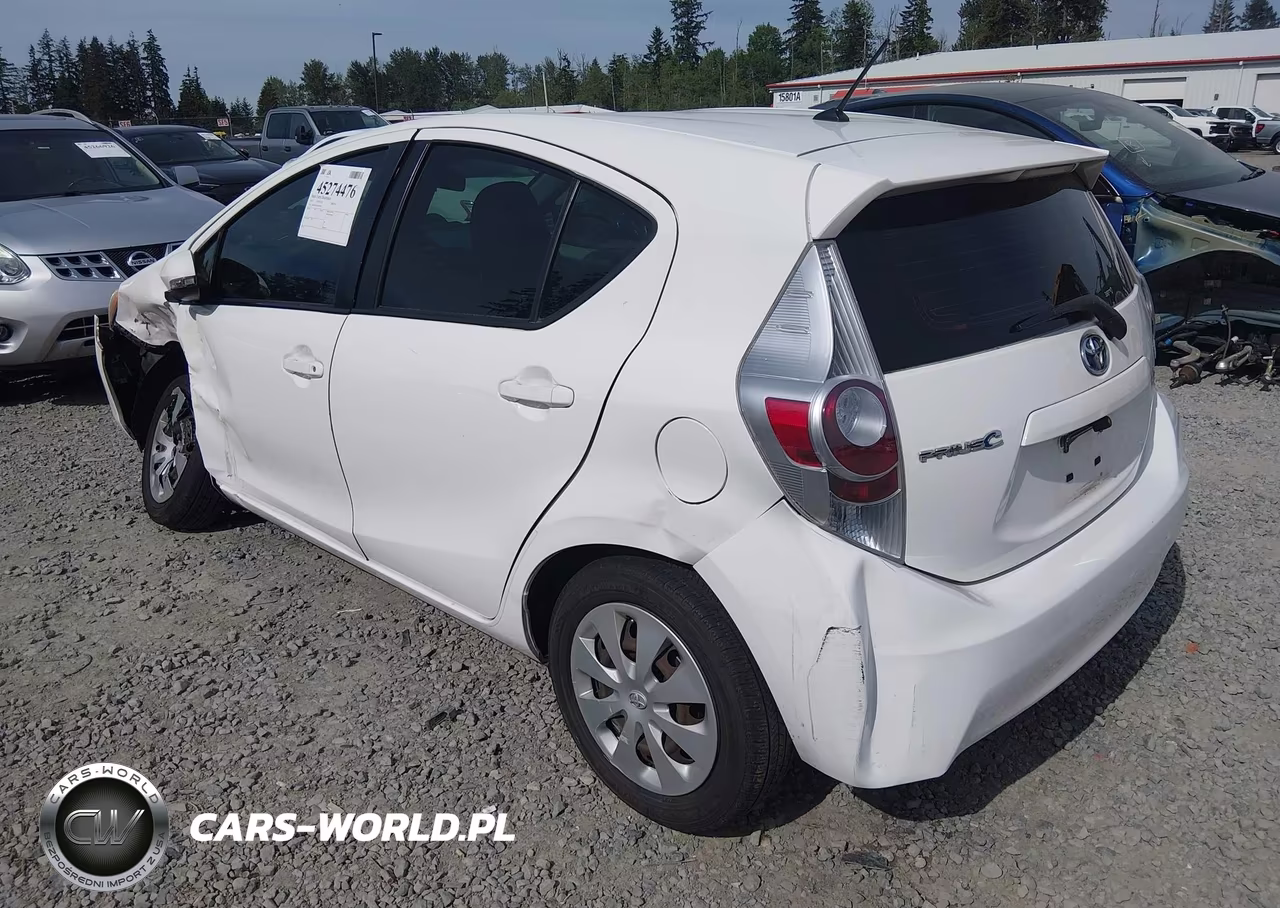 2013 Toyota Prius C Two VIN:JTDKDTB30D1035465 - 3
