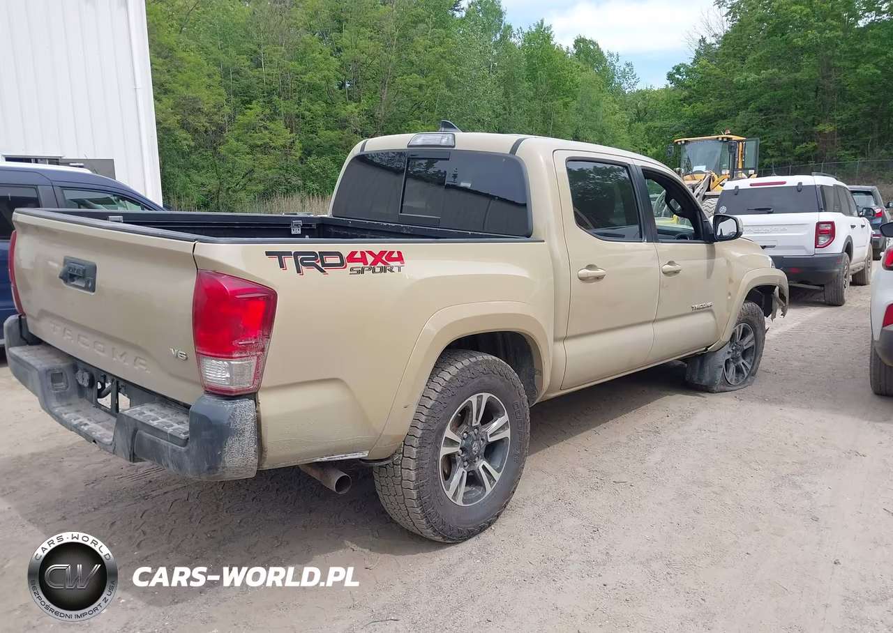 2017 Toyota Tacoma Trd Sport VIN:3TMCZ5AN6HM067043 - 4