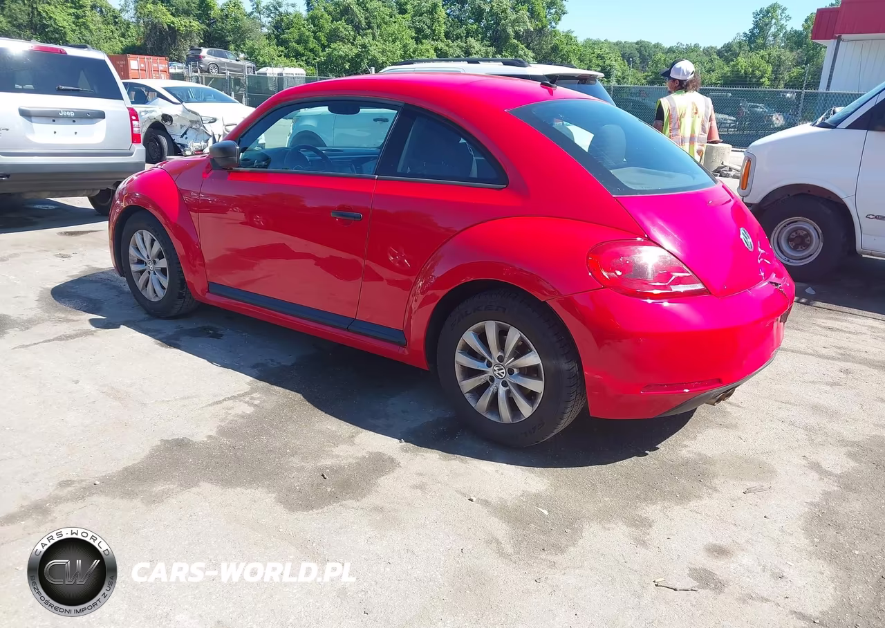 2013 Volkswagen Beetle 2.5L Entry VIN:3VWFP7AT1DM631444 - 3