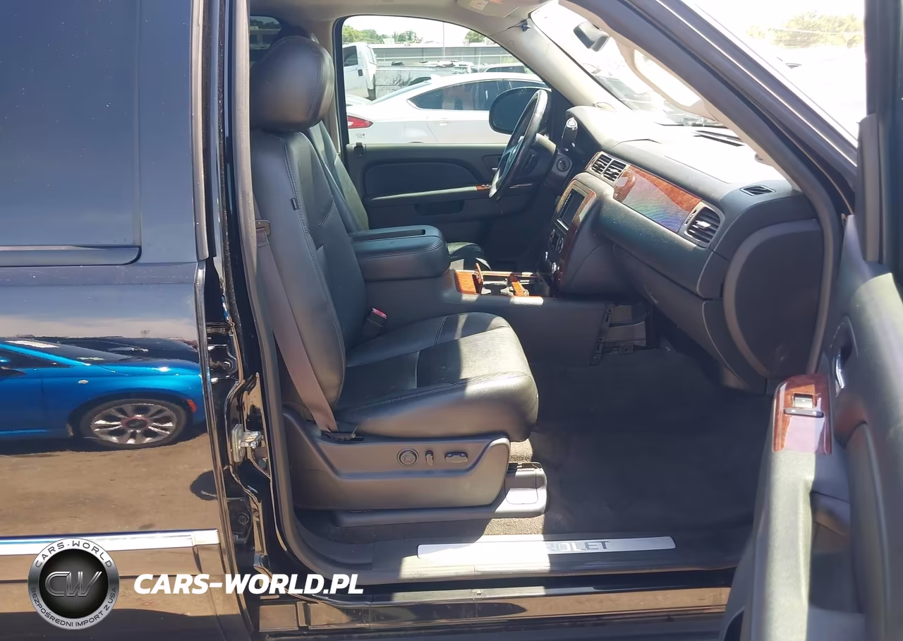 2014 Chevrolet Tahoe Ltz VIN:1GNSKCE03ER123766 - 5