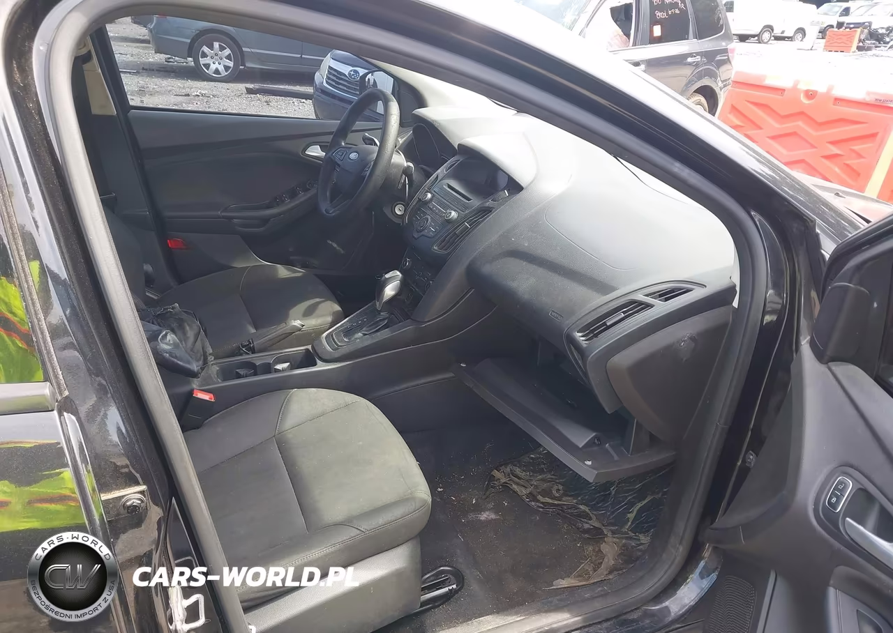 2015 Ford Focus Se VIN:1FADP3F27FL296347 - 5