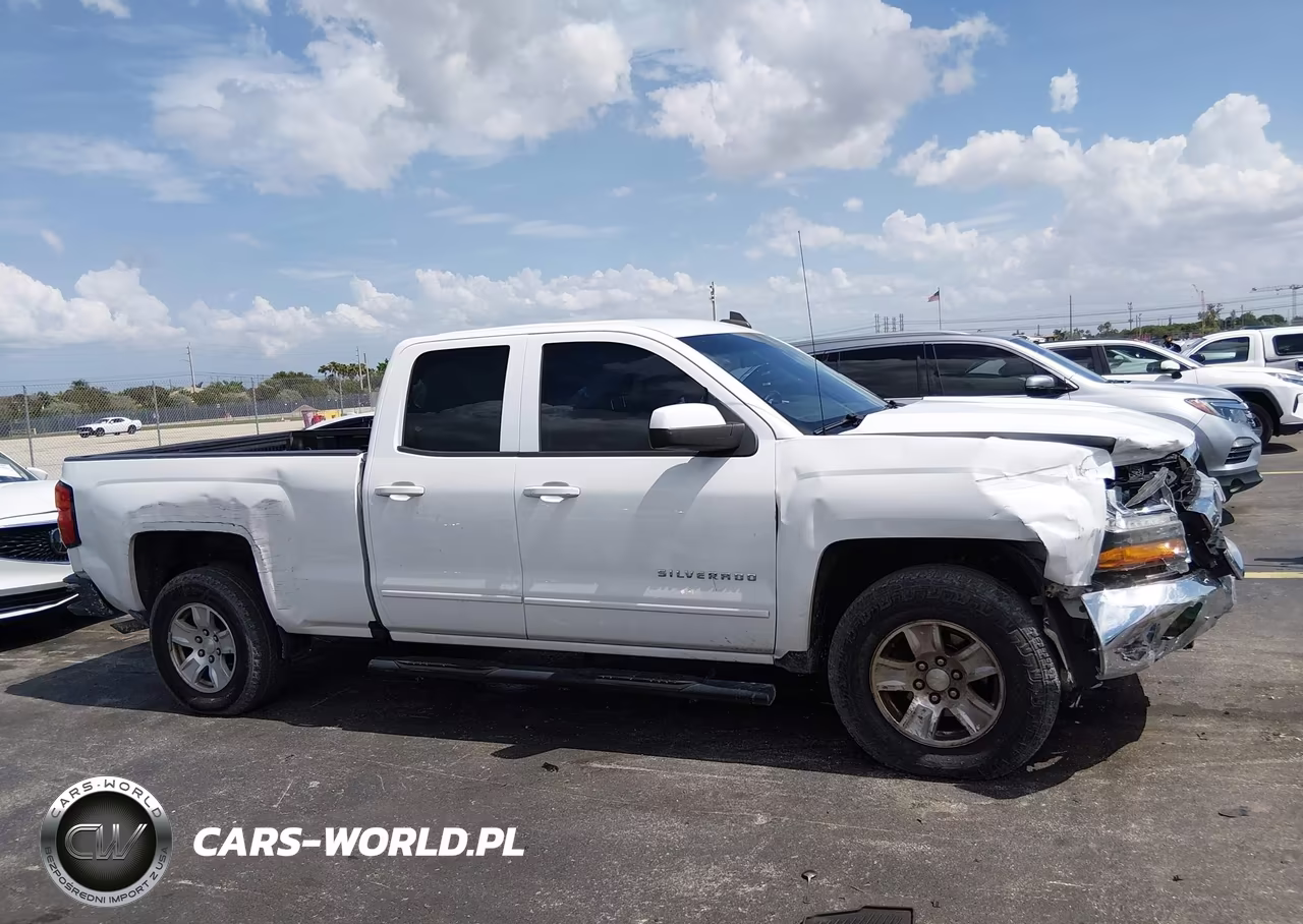 2018 Chevrolet Silverado 1500 1Lt VIN:1GCRCREC3JZ179136 - 13