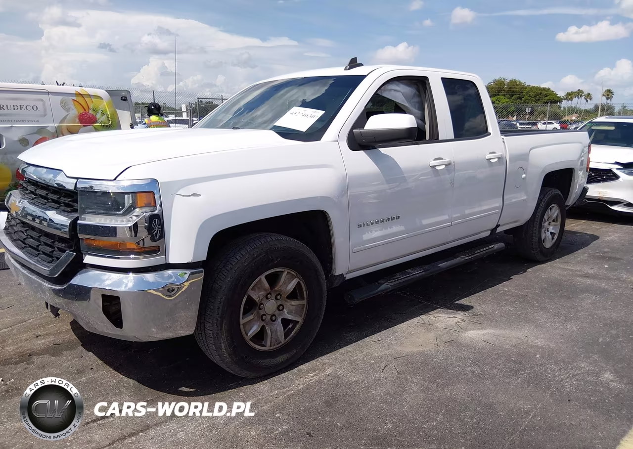 2018 Chevrolet Silverado 1500 1Lt VIN:1GCRCREC3JZ179136 - 2