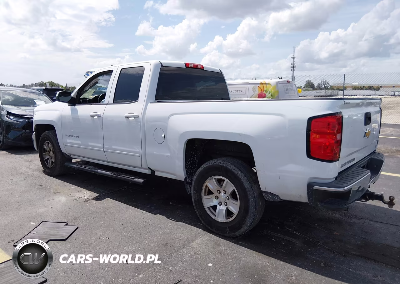 2018 Chevrolet Silverado 1500 1Lt VIN:1GCRCREC3JZ179136 - 3
