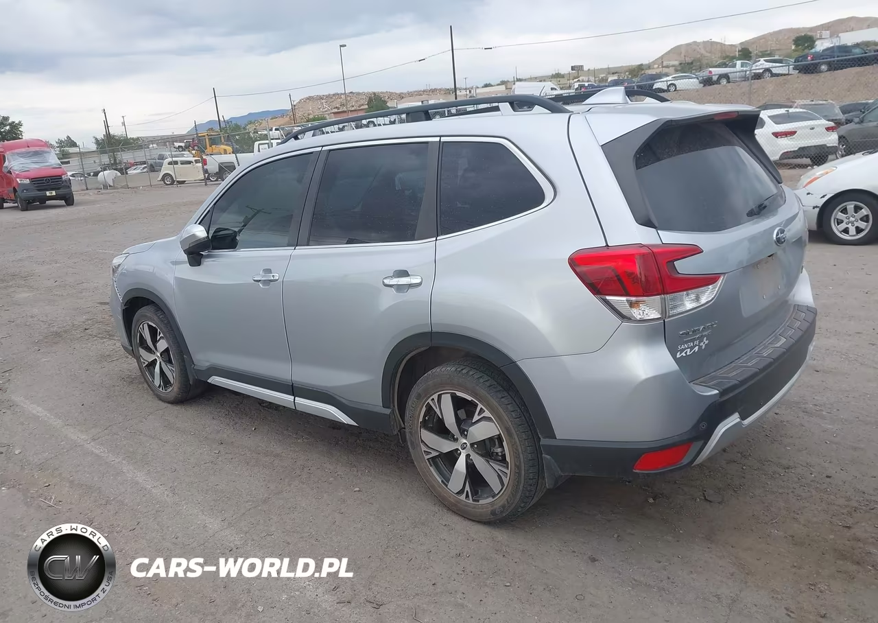 2019 Subaru Forester Touring VIN:JF2SKAWC8KH412313 - 3