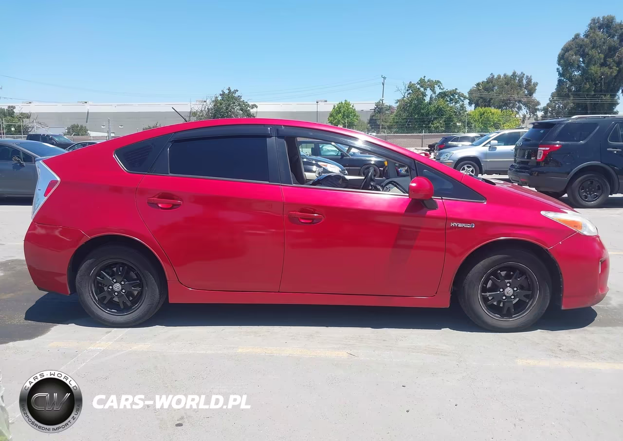 2014 Toyota Prius Three VIN:JTDKN3DU1E0371331 - 13