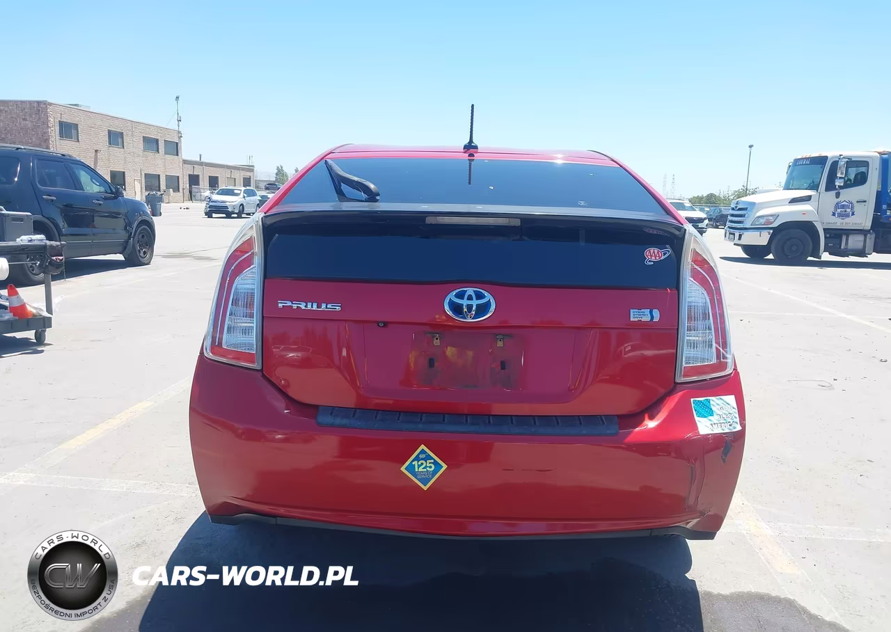 2014 Toyota Prius Three VIN:JTDKN3DU1E0371331 - 16