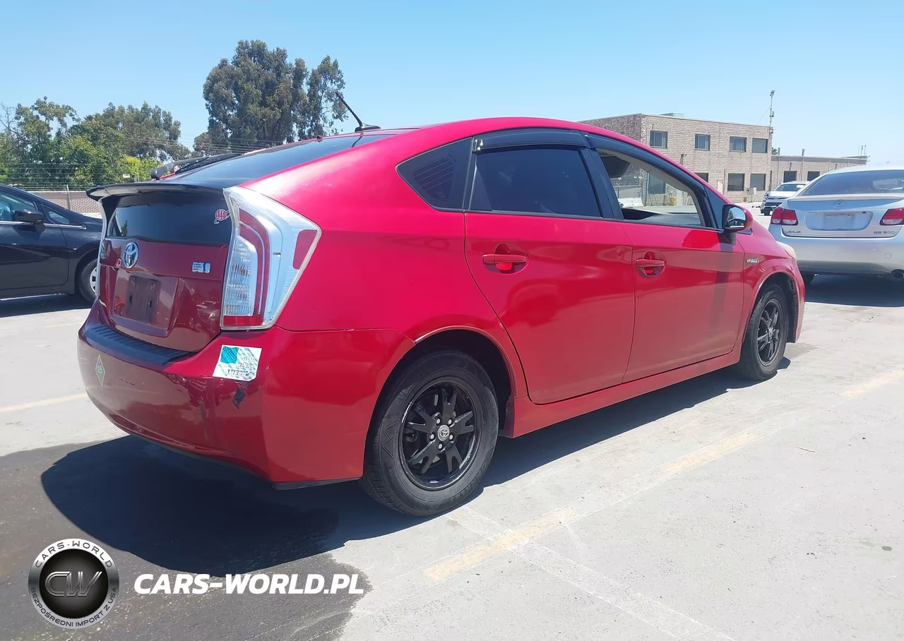 2014 Toyota Prius Three VIN:JTDKN3DU1E0371331 - 4