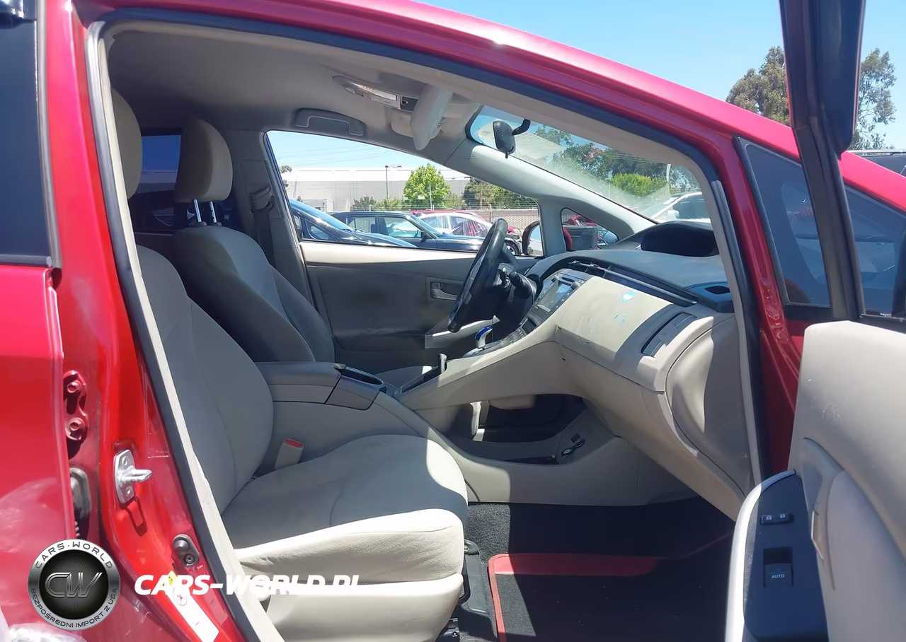 2014 Toyota Prius Three VIN:JTDKN3DU1E0371331 - 5