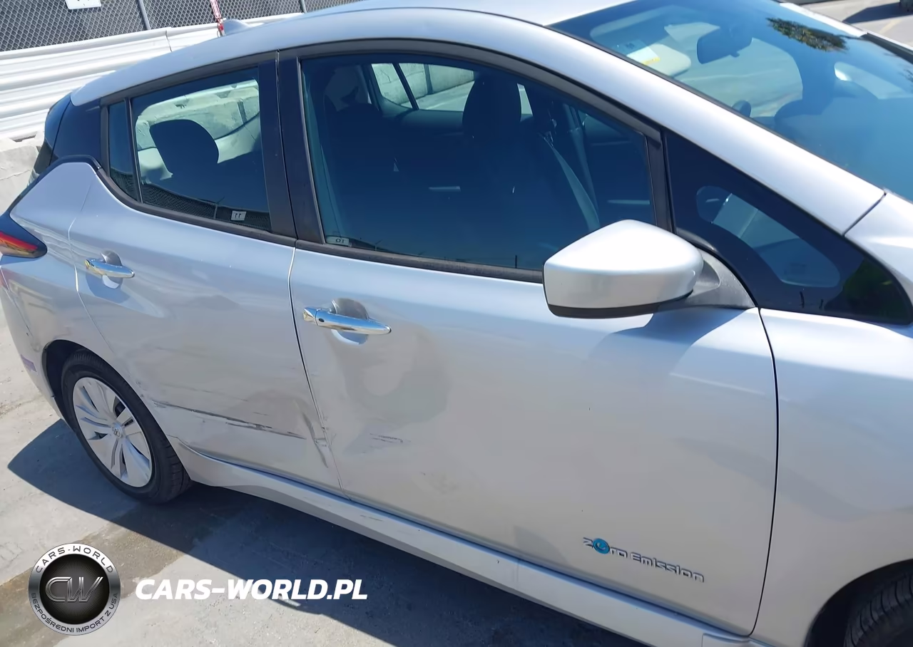 2018 Nissan Leaf S VIN:1N4AZ1CP9JC316284 - 6