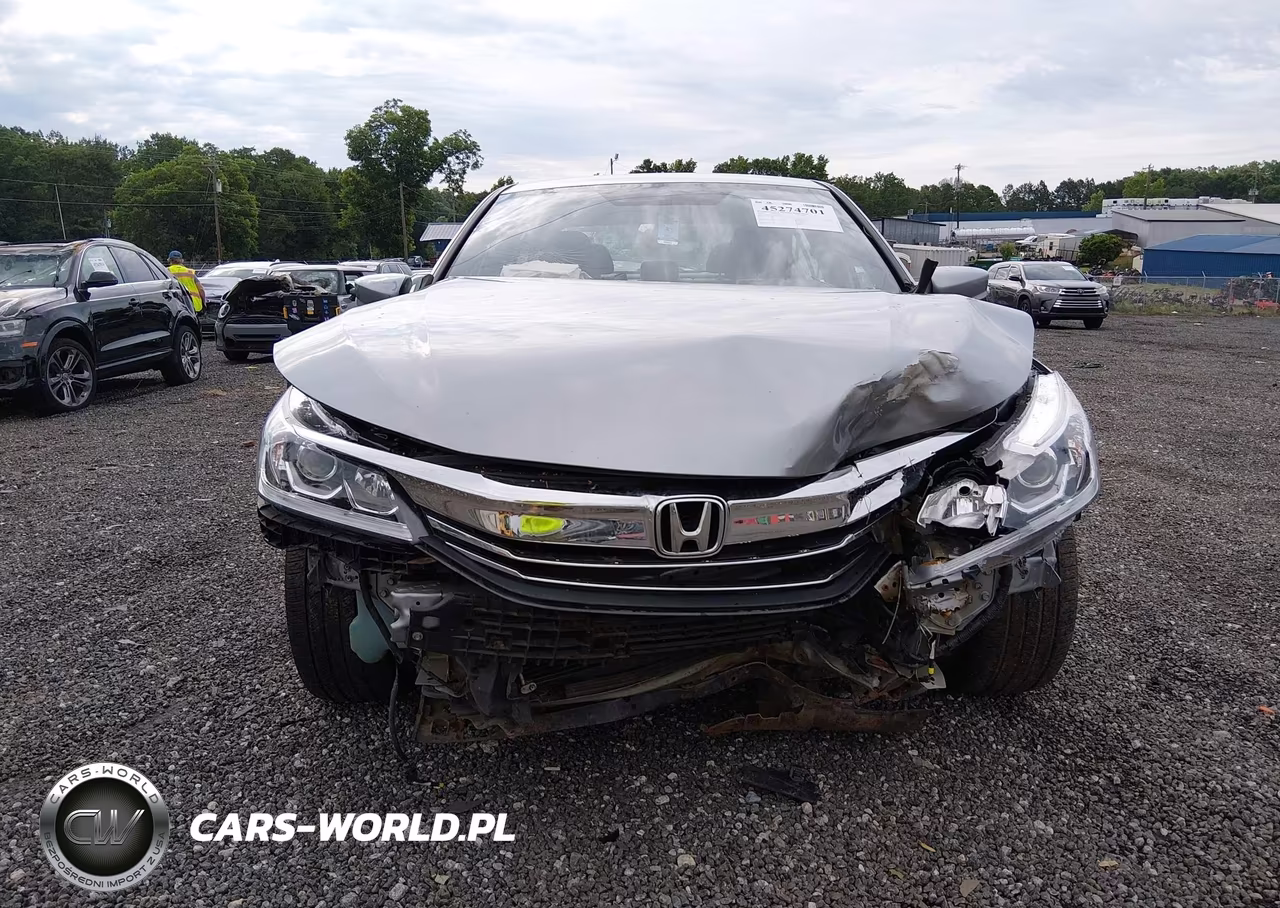 2017 Honda Accord Sport VIN:1HGCR2F5XHA106741 - 13