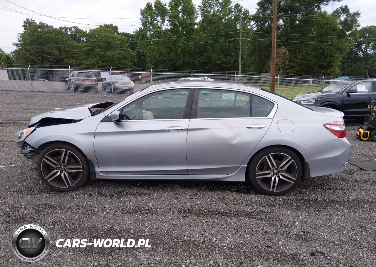 2017 Honda Accord Sport VIN:1HGCR2F5XHA106741 - 15
