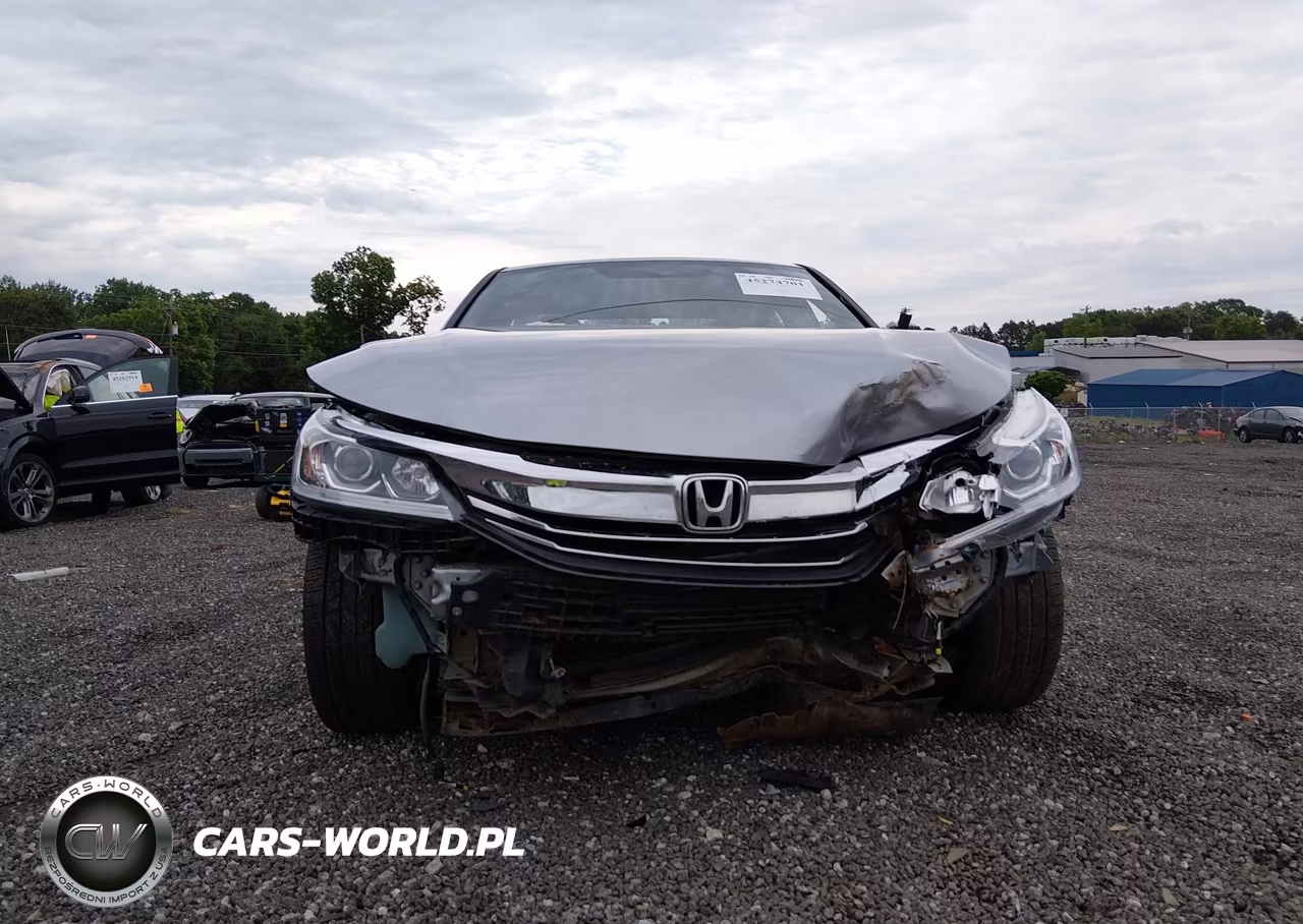 2017 Honda Accord Sport VIN:1HGCR2F5XHA106741 - 6