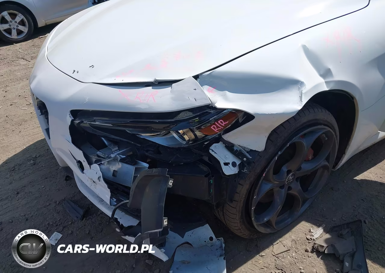 2020 Alfa Romeo Giulia Ti Sport Awd VIN:ZARFANBNXL7636424 - 6