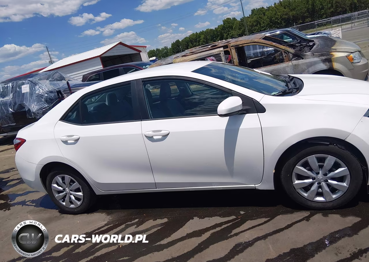 2015 Toyota Corolla Le VIN:5YFBURHE9FP223847 - 14
