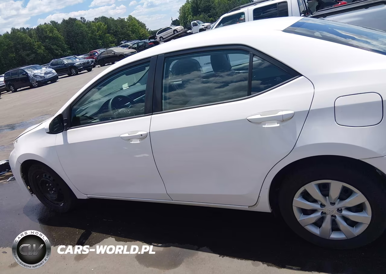 2015 Toyota Corolla Le VIN:5YFBURHE9FP223847 - 15