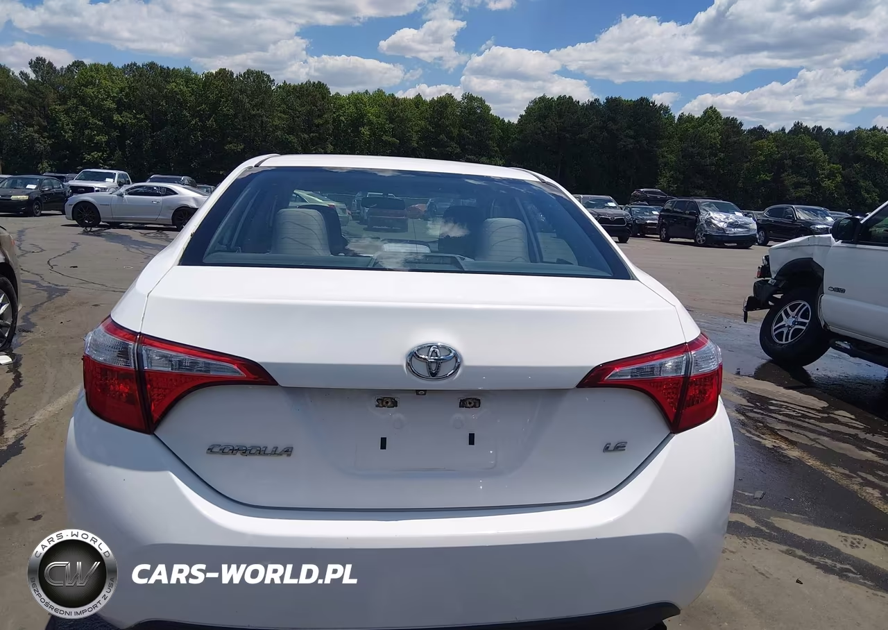 2015 Toyota Corolla Le VIN:5YFBURHE9FP223847 - 17