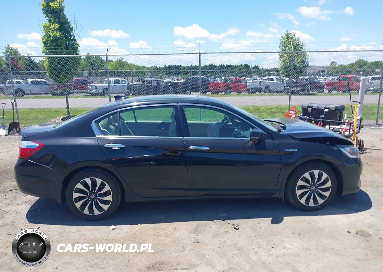 2015 Honda Accord Hybrid Ex-L VIN:1HGCR6F57FA000705 - 13