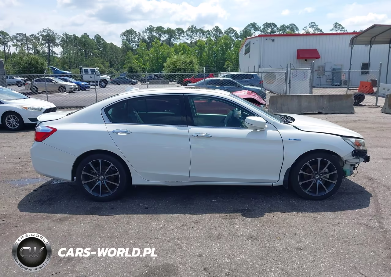 2014 Honda Accord Hybrid Touring VIN:1HGCR6F75EA006390 - 13
