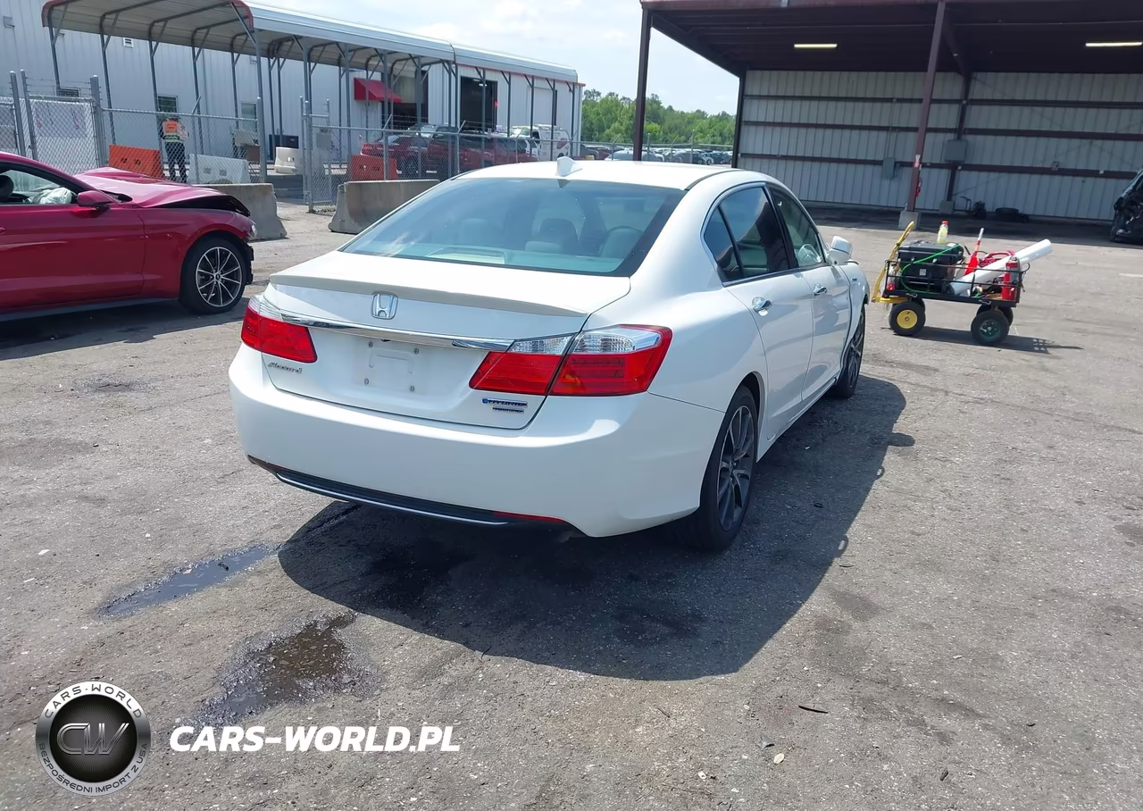 2014 Honda Accord Hybrid Touring VIN:1HGCR6F75EA006390 - 4