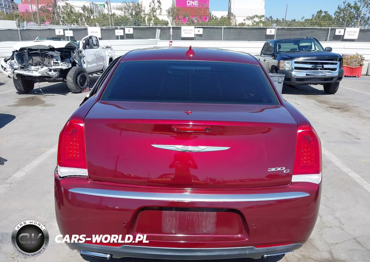 2015 Chrysler 300C Platinum VIN:2C3CCAPG8FH830537 - 16