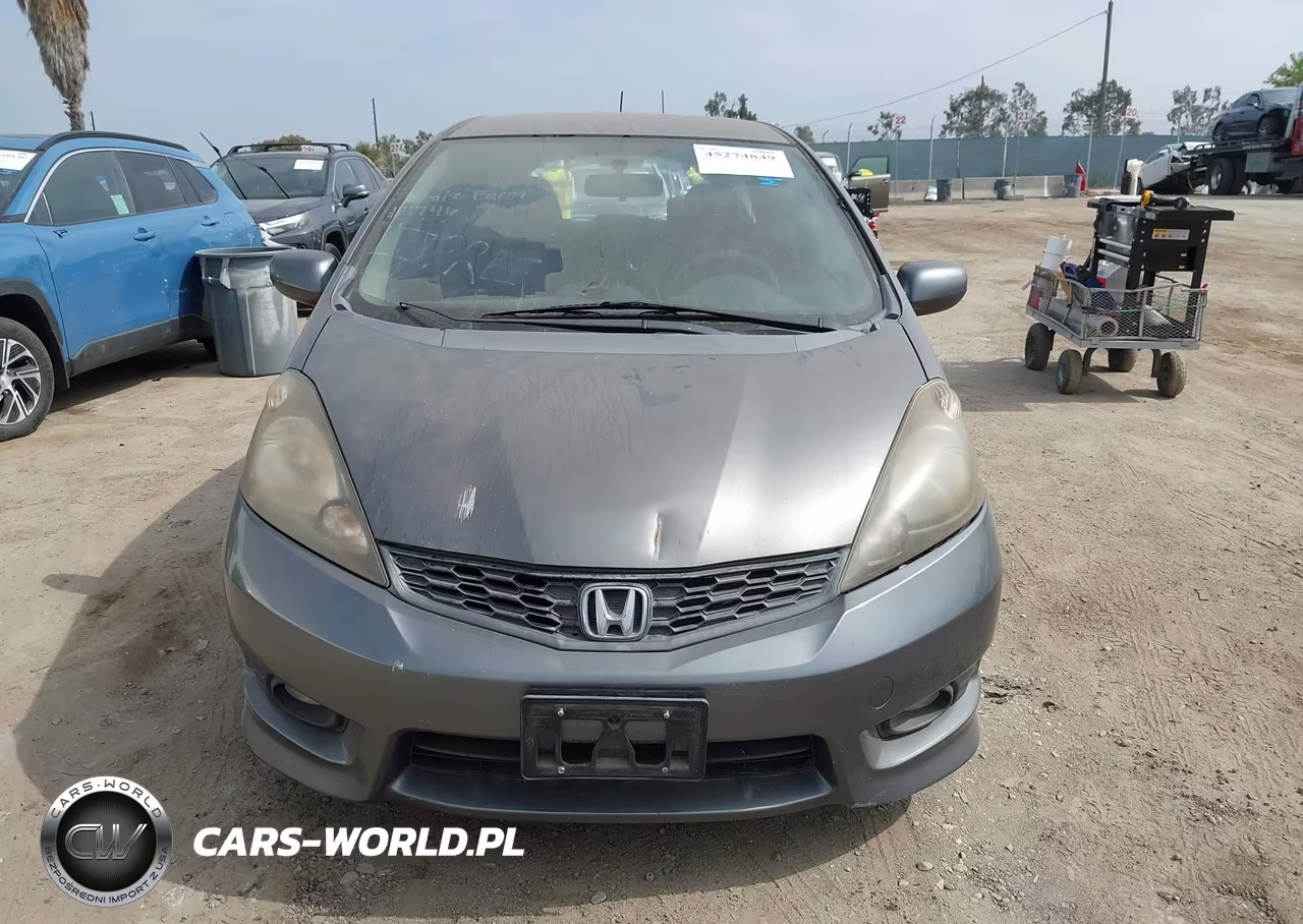 2013 Honda Fit Sport VIN:JHMGE8H50DC031654 - 12