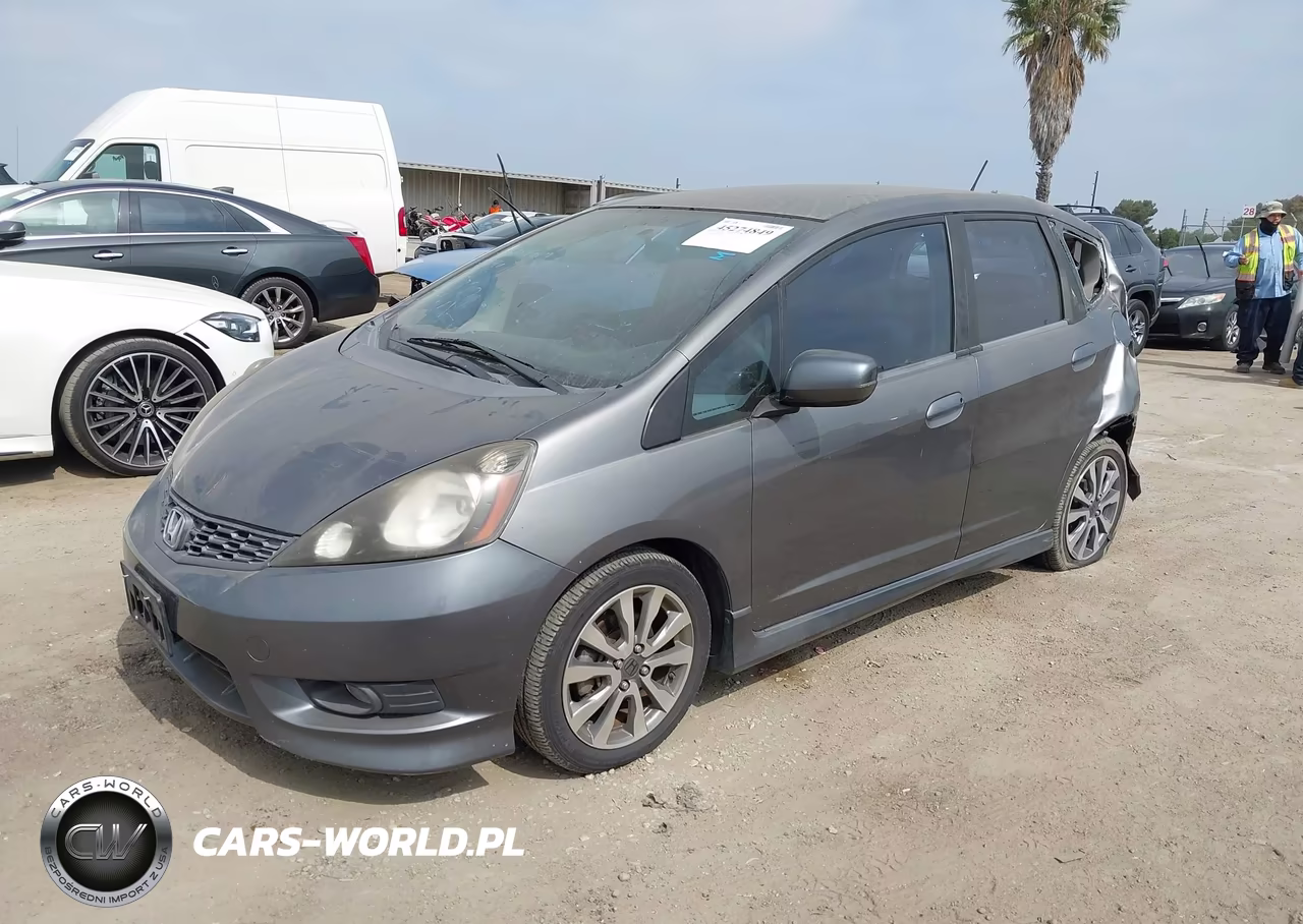 2013 Honda Fit Sport VIN:JHMGE8H50DC031654 - 2