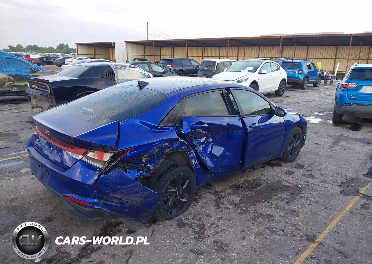 2023 Hyundai Elantra Sel VIN:KMHLM4AG3PU439079 - 4