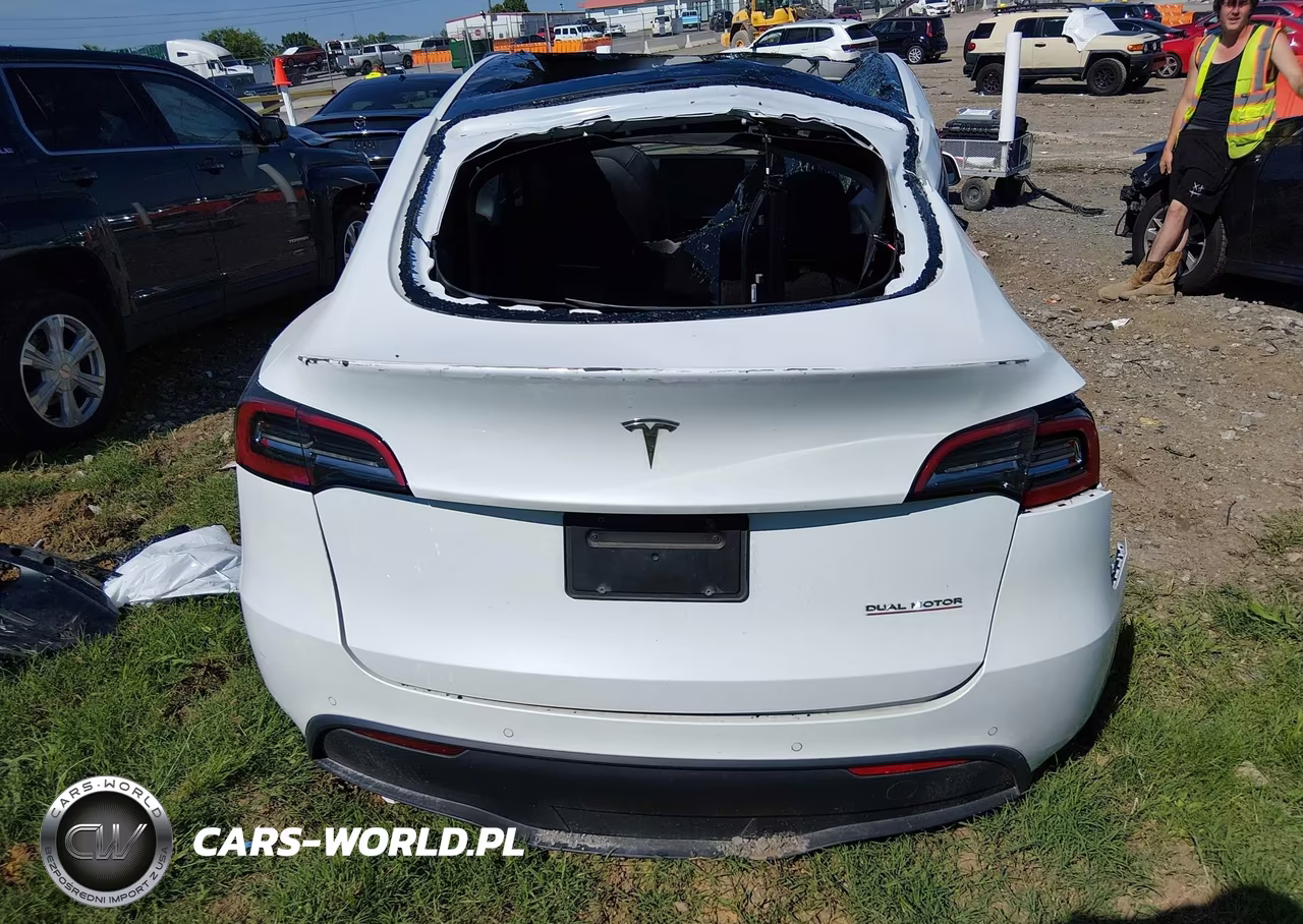 2022 Tesla Model Y Performance Dual Motor All-Wheel Drive VIN:7SAYGDEF0NF524473 - 17