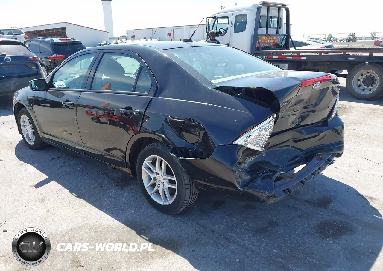 2010 Ford Fusion S VIN:3FAHP0GA2AR322272 - 3