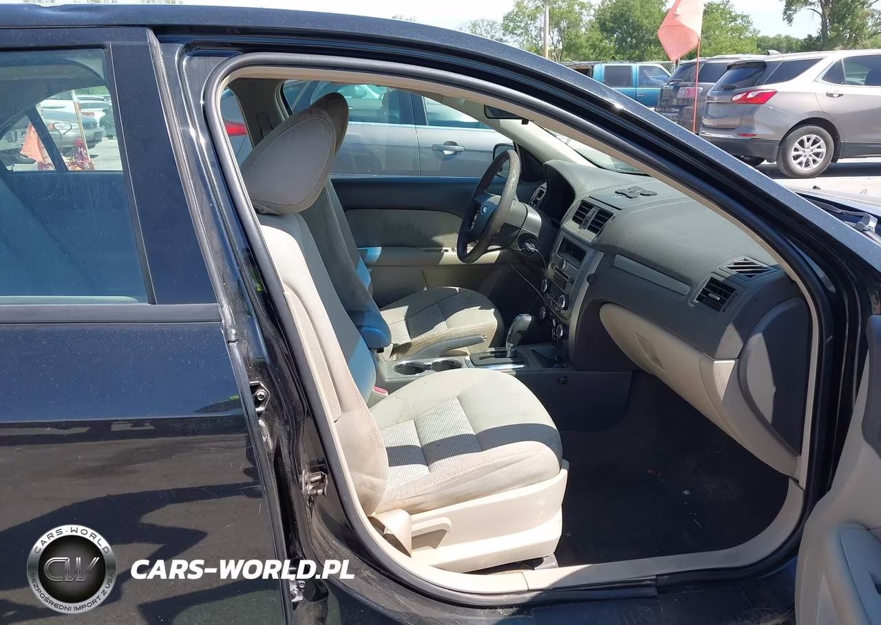 2010 Ford Fusion S VIN:3FAHP0GA2AR322272 - 5