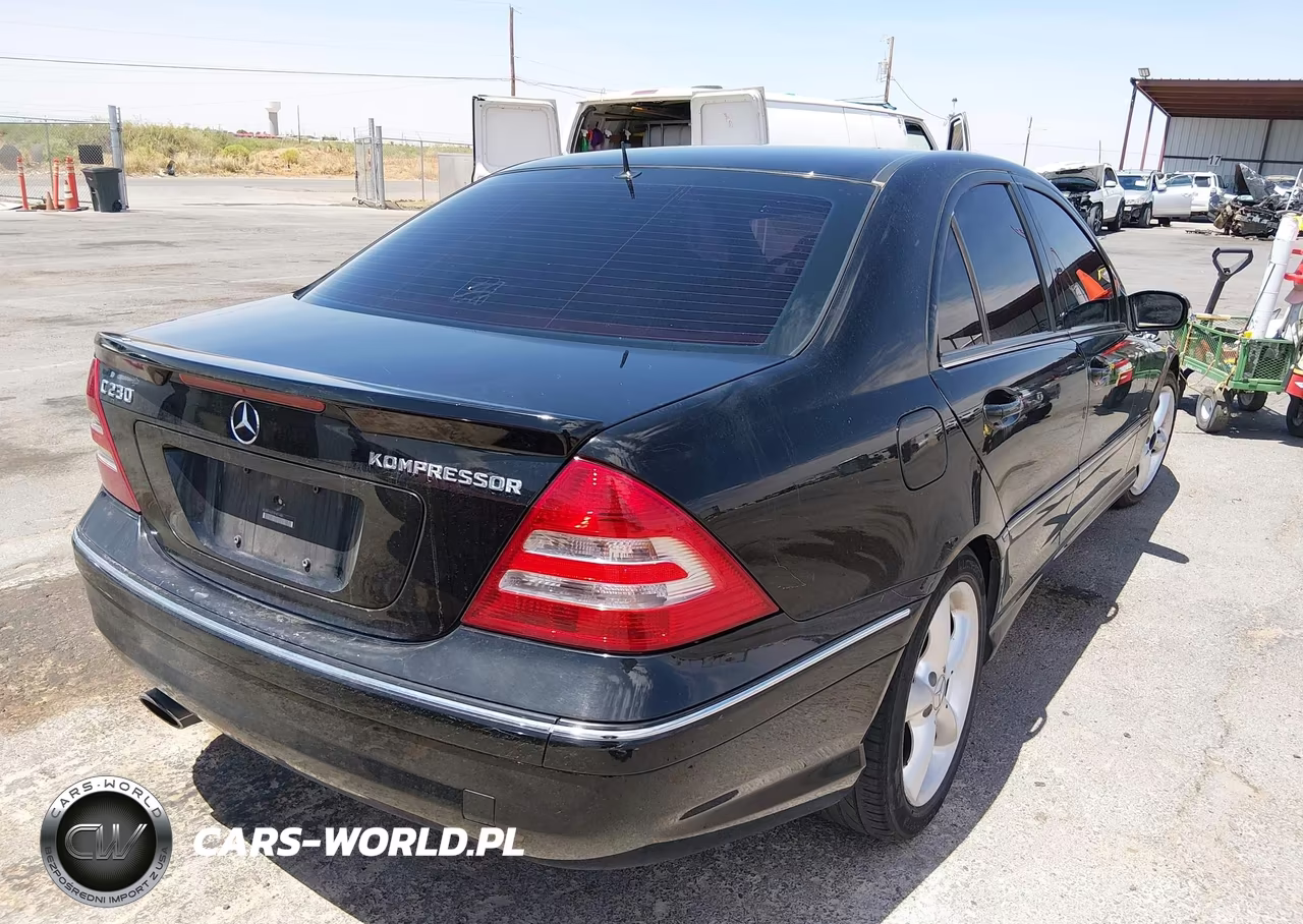 2005 Mercedes-Benz C 230 Kompressor Sport VIN:WDBRF40J15F657480 - 4