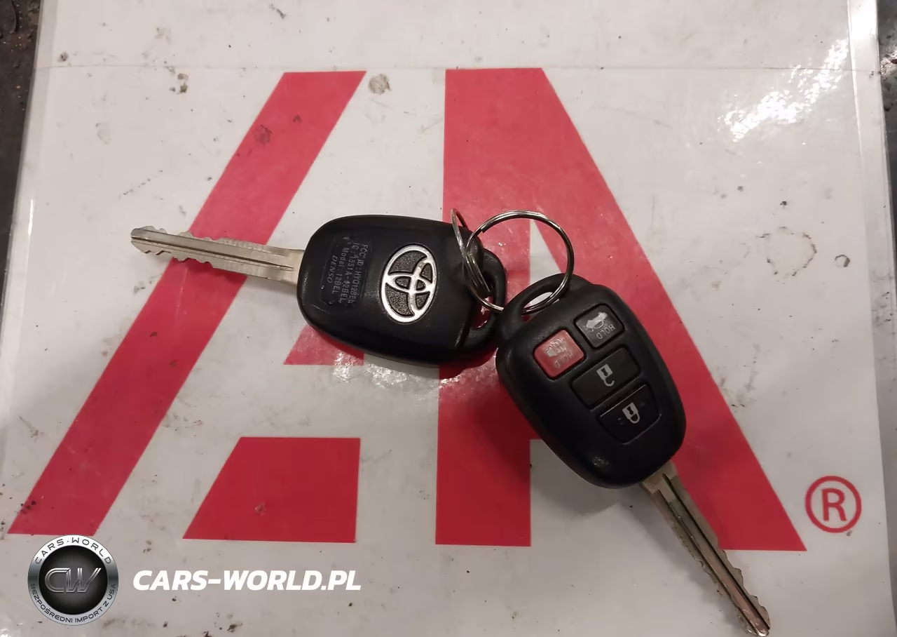 2015 Toyota Corolla S Plus VIN:2T1BURHE2FC477979 - 11
