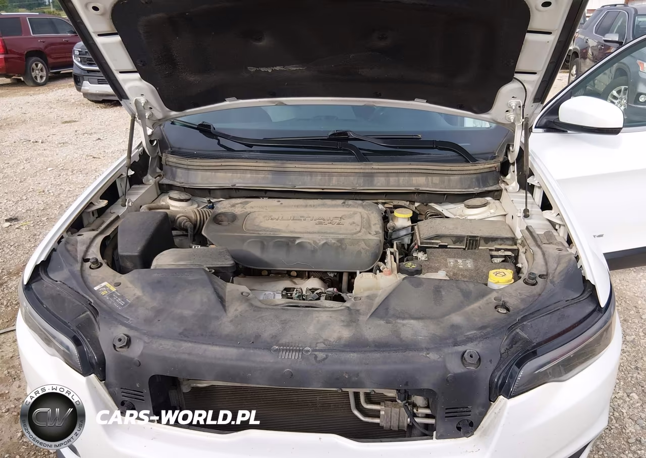 2019 Jeep Cherokee Latitude Plus 4X4 VIN:1C4PJMLB8KD395718 - 10