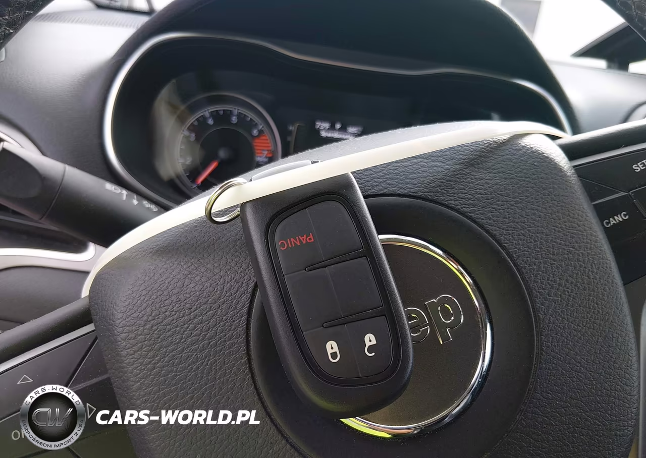 2019 Jeep Cherokee Latitude Plus 4X4 VIN:1C4PJMLB8KD395718 - 11