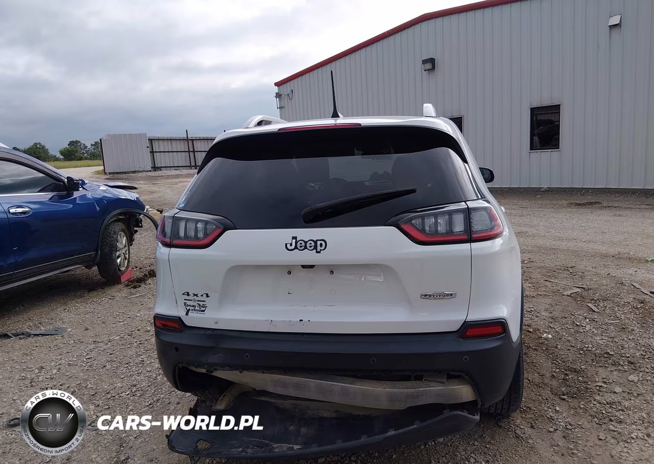 2019 Jeep Cherokee Latitude Plus 4X4 VIN:1C4PJMLB8KD395718 - 16
