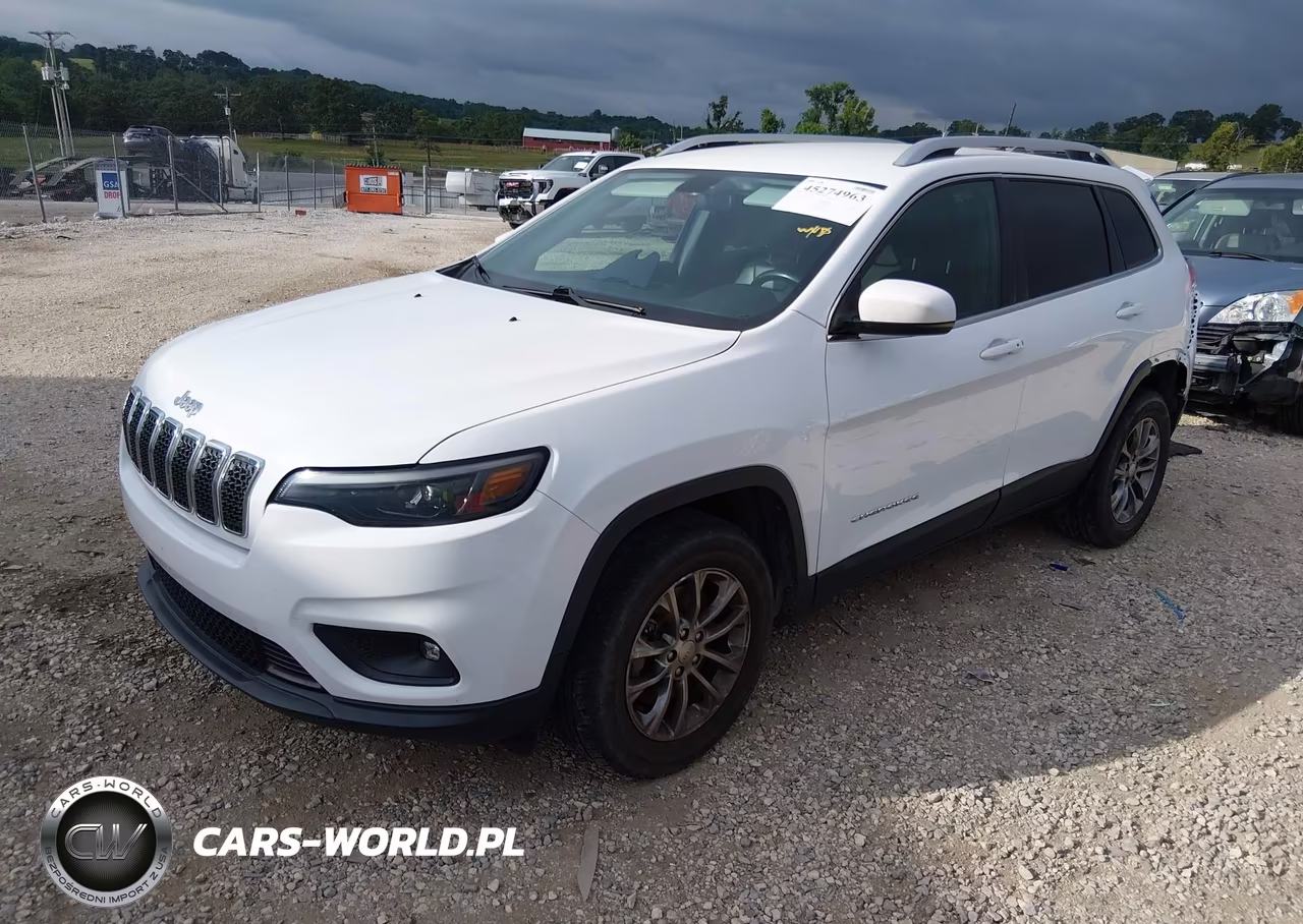 2019 Jeep Cherokee Latitude Plus 4X4 VIN:1C4PJMLB8KD395718 - 2