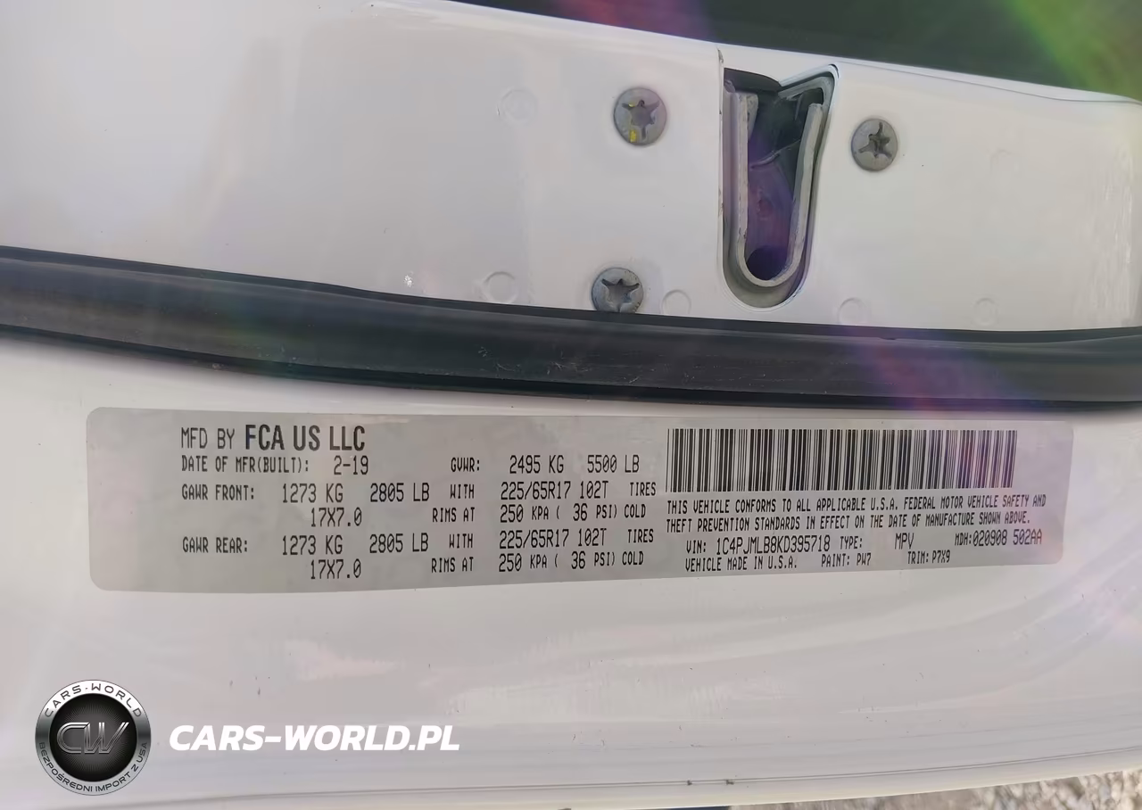 2019 Jeep Cherokee Latitude Plus 4X4 VIN:1C4PJMLB8KD395718 - 9