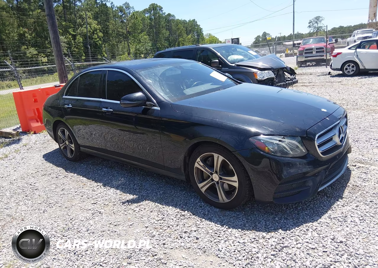2017 Mercedes-Benz E 300 – zdjęcie 1 z 16
