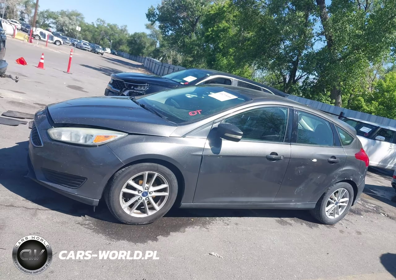 2015 Ford Focus Se VIN:1FADP3K2XFL350942 - 14