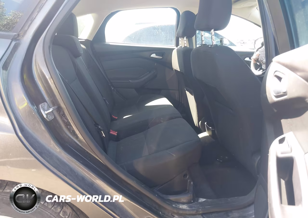 2015 Ford Focus Se VIN:1FADP3K2XFL350942 - 8